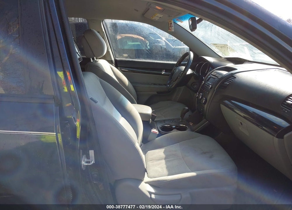 2012 KIA SORENTO LX VIN: 5XYKT3A64CG265457