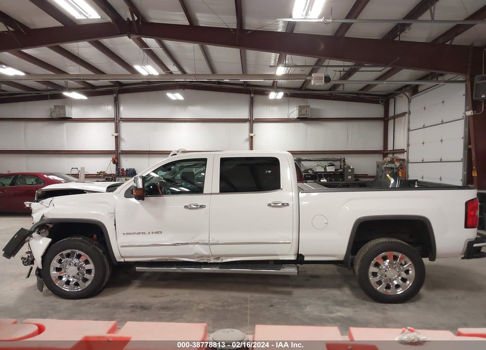2015 GMC SIERRA 2500HD DENALI VIN: 1GT120E80FF641698