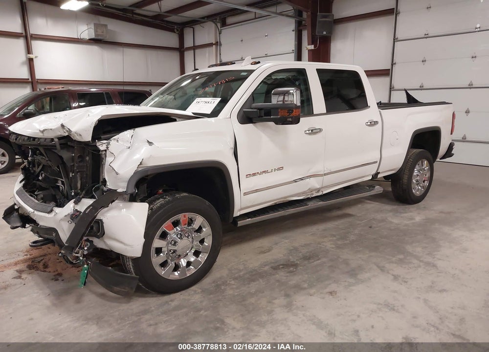 2015 GMC SIERRA 2500HD DENALI VIN: 1GT120E80FF641698