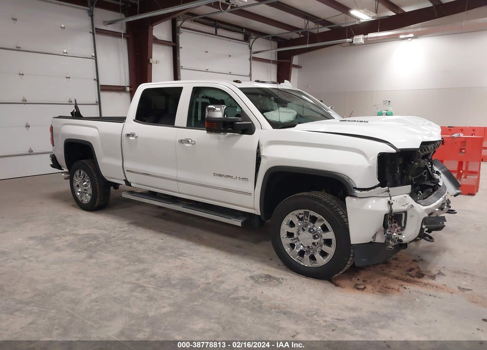 2015 GMC SIERRA 2500HD DENALI VIN: 1GT120E80FF641698