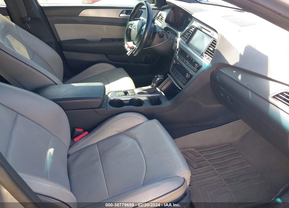 2015 HYUNDAI SONATA SPORT 2.0T VIN: 5NPE34AB2FH039589