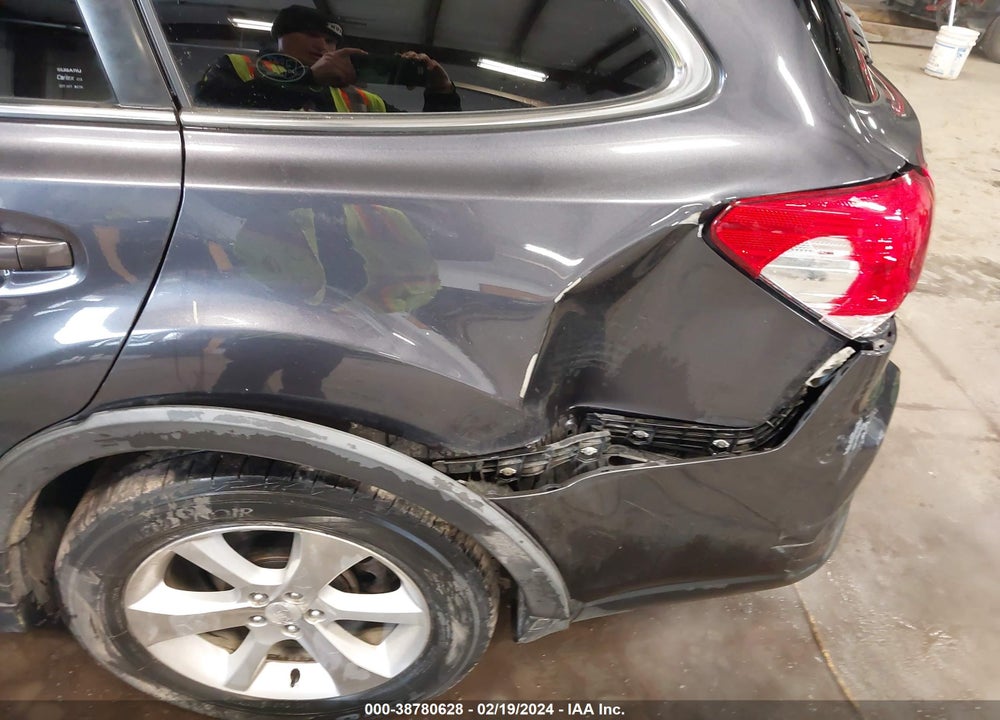 2013 SUBARU OUTBACK 2.5I LIMITED VIN: 4S4BRCLC6D3251272