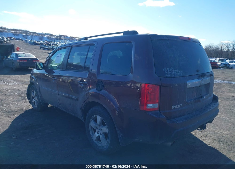 2011 HONDA PILOT EX VIN: 5FNYF4H4XBB064406