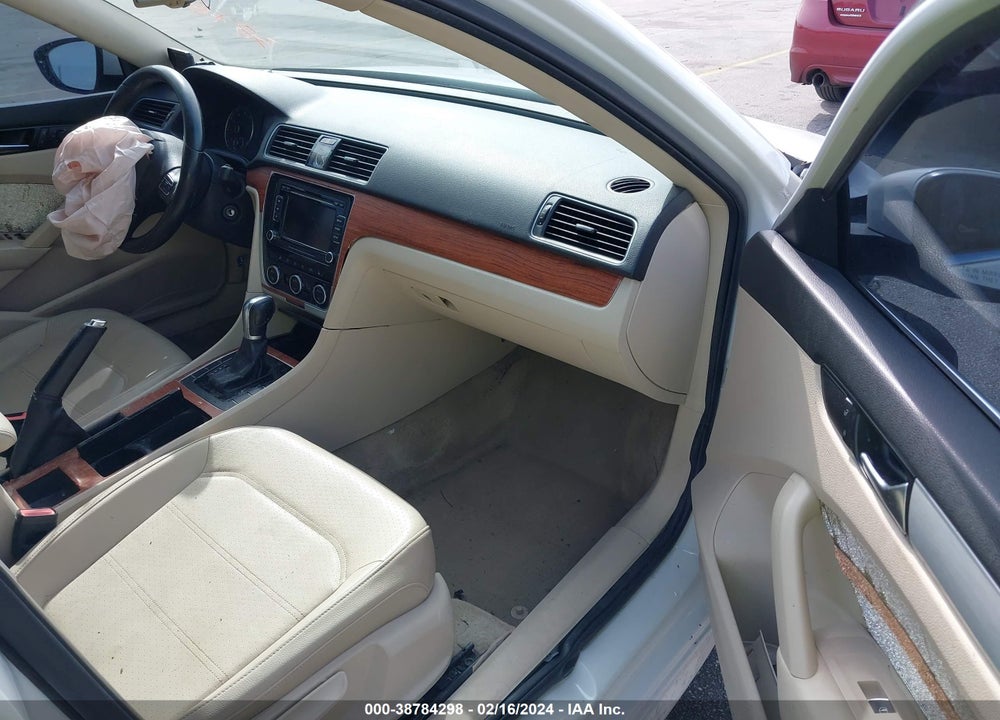 2012 VOLKSWAGEN PASSAT 2.5L SE VIN: 1VWBH7A34CC101657