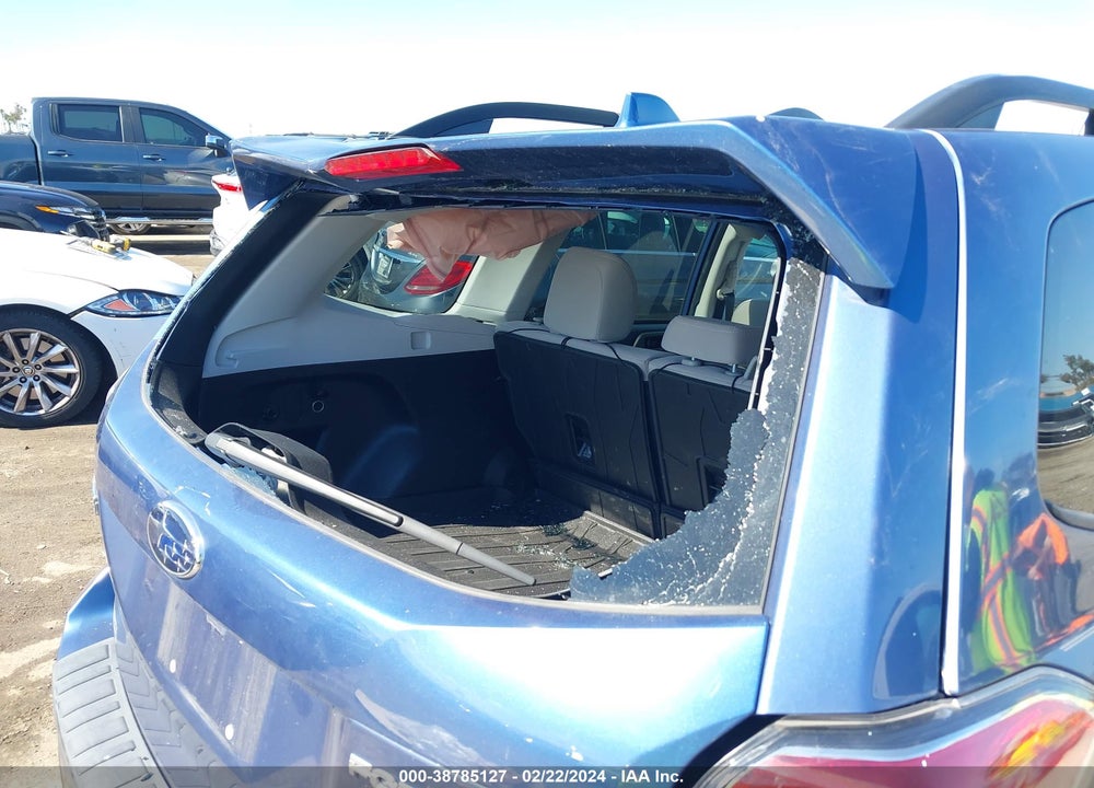 2018 SUBARU FORESTER 2.5I PREMIUM VIN: JF2SJAEC4JH597978