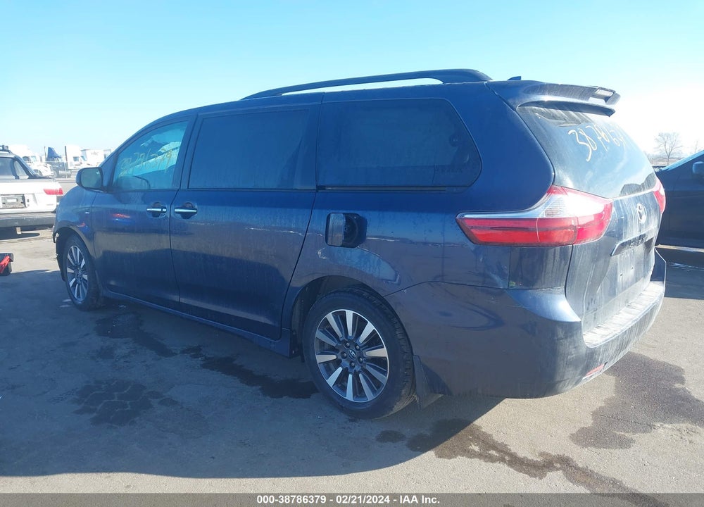 2018 TOYOTA SIENNA XLE PREMIUM 7 PASSENGER VIN: 5TDDZ3DC6JS202157