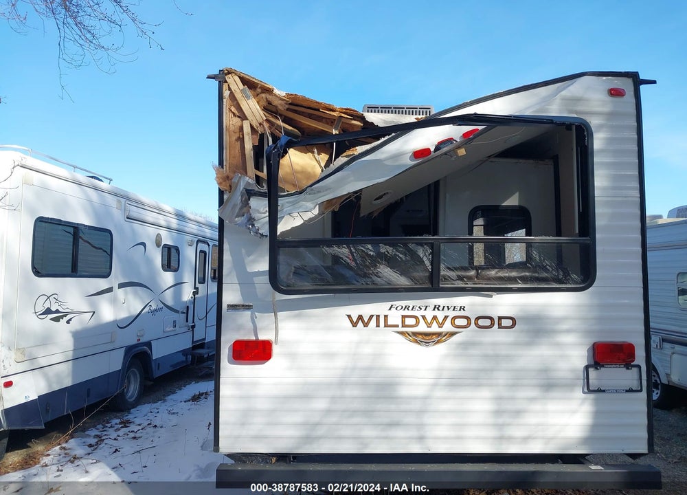 2018 FOREST RIVER WILDWOOD VIN: 4X4TWDC2XJ8804657