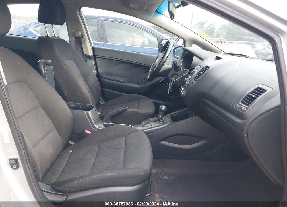 2016 KIA FORTE LX VIN: KNAFK4A66G5588124