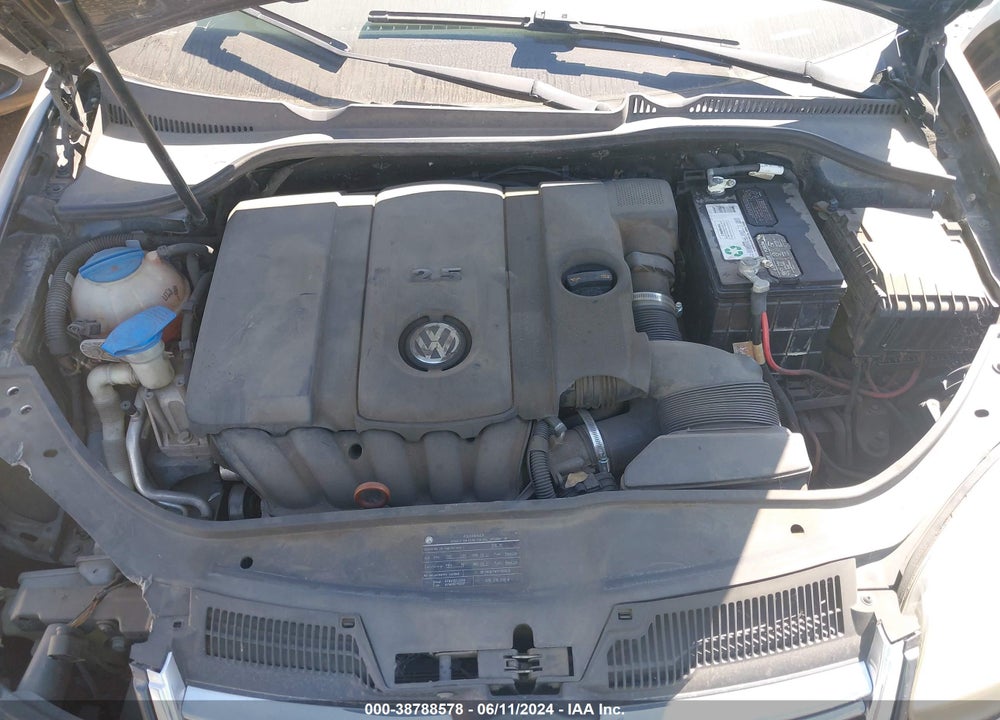 2010 VOLKSWAGEN JETTA VIN: 3VWJZ7AJ6AM042212
