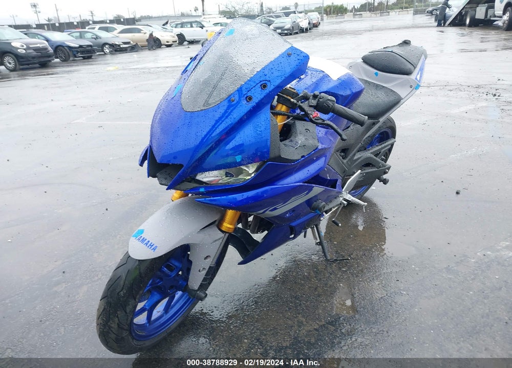 2021 YAMAHA YZFR3 A VIN: MH3RH18Y2MK005423