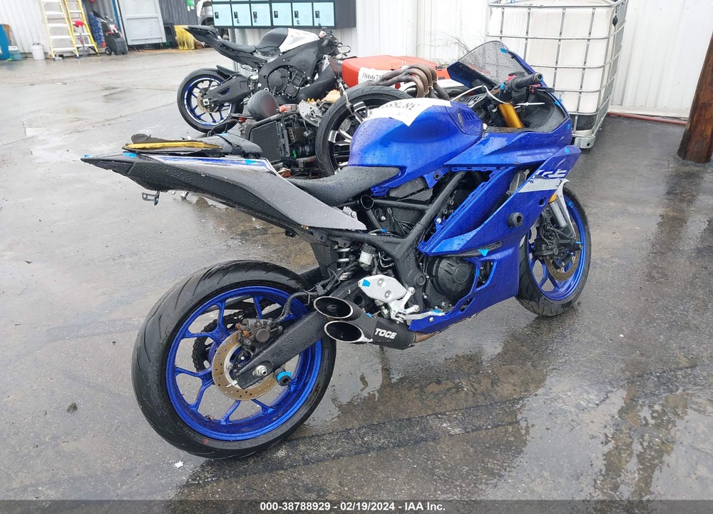 2021 YAMAHA YZFR3 A VIN: MH3RH18Y2MK005423