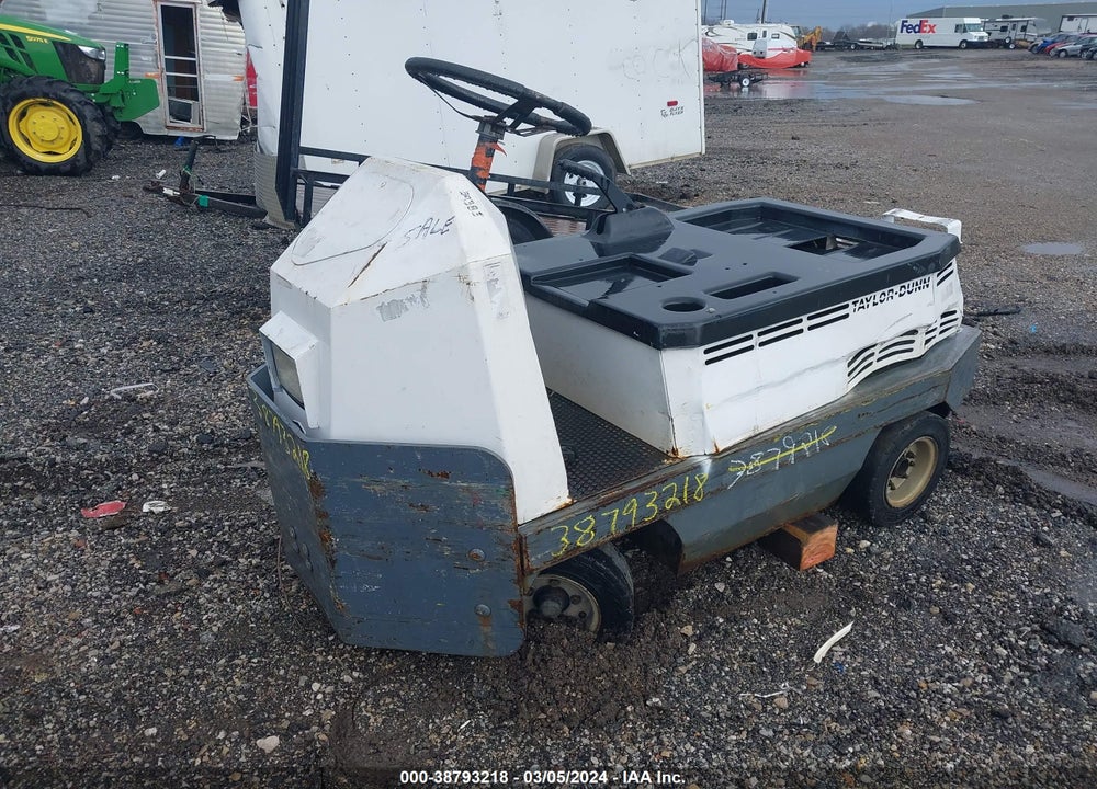 2005 EQUIPMENT TAYLOR-DUNN CA-26 VIN: 00000000000188380