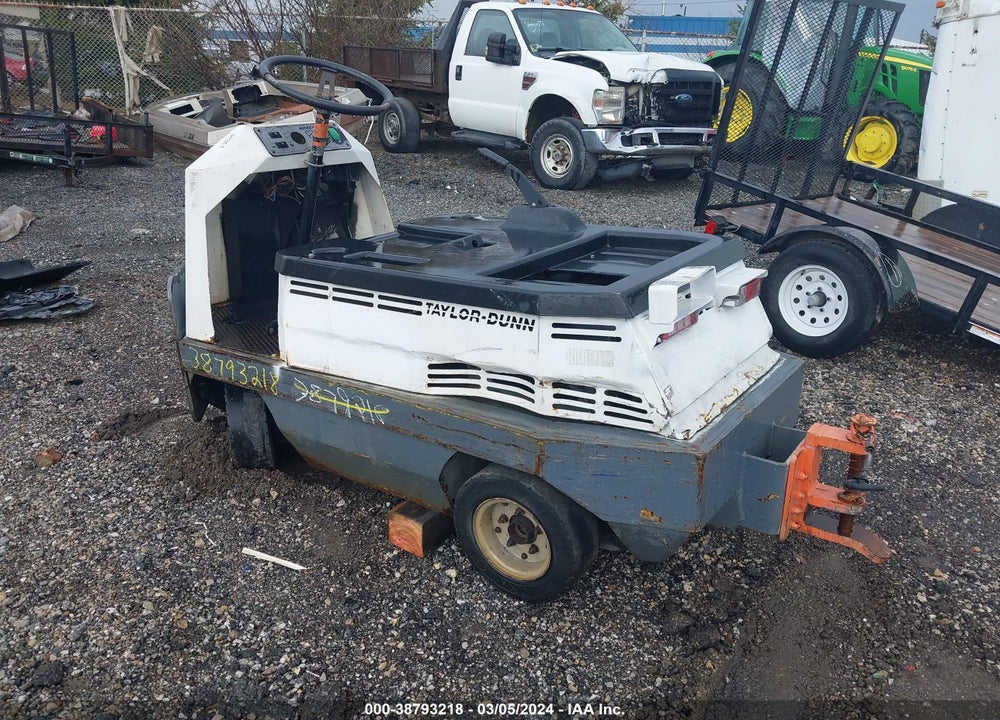 2005 EQUIPMENT TAYLOR-DUNN CA-26 VIN: 00000000000188380