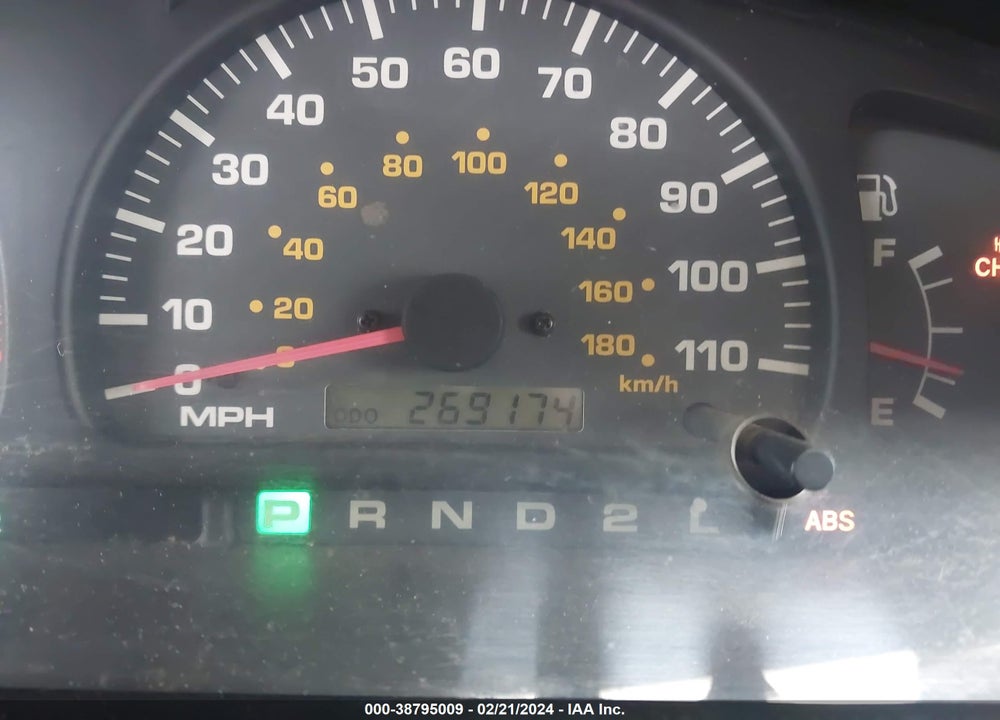 2002 TOYOTA 4RUNNER SR5 VIN: JT3GN86R220224849