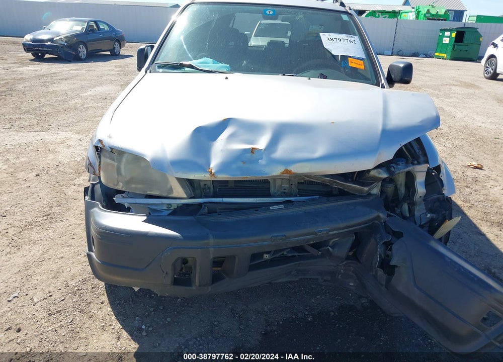 2001 HONDA CR-V LX VIN: JHLRD28441C000844