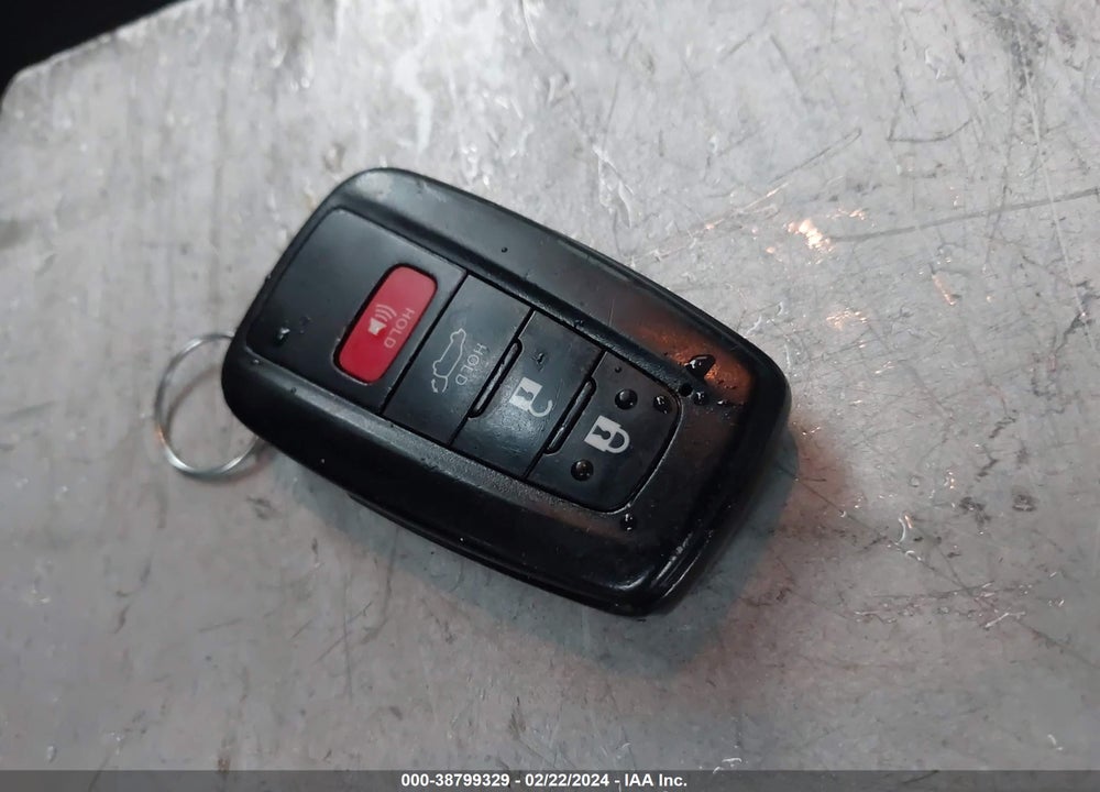 2019 TOYOTA RAV4 XLE PREMIUM VIN: JTMC1RFVXKD040597
