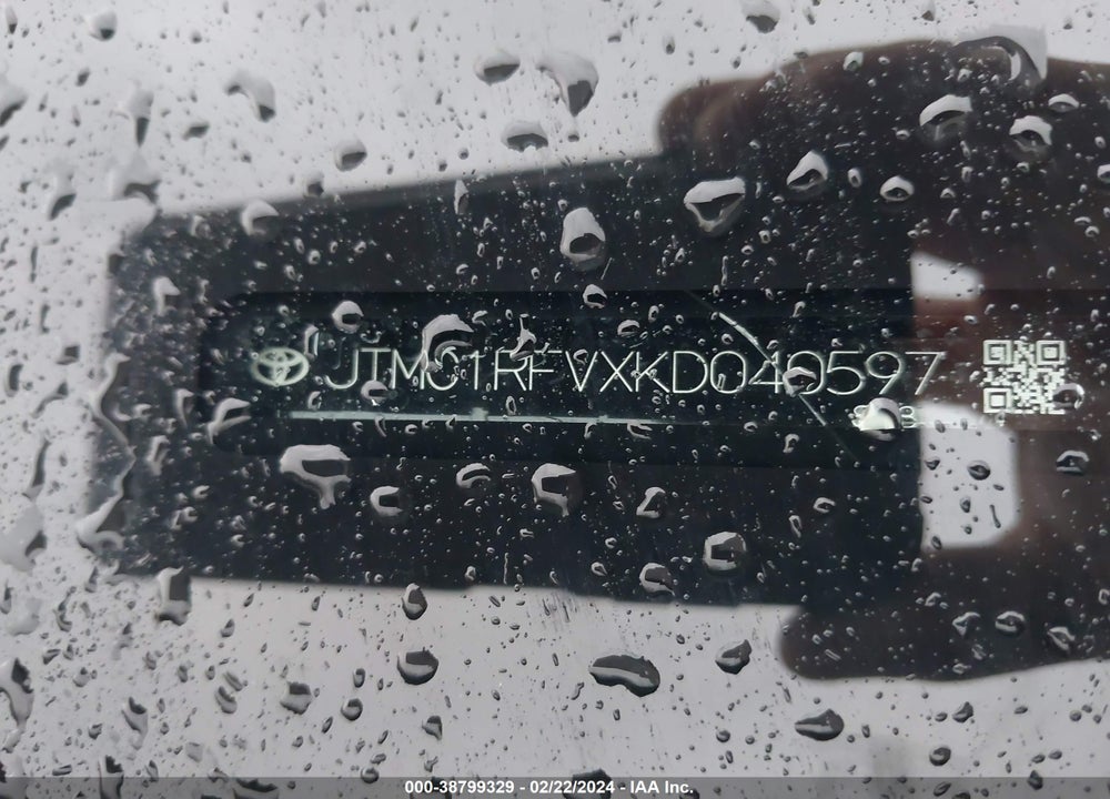 2019 TOYOTA RAV4 XLE PREMIUM VIN: JTMC1RFVXKD040597