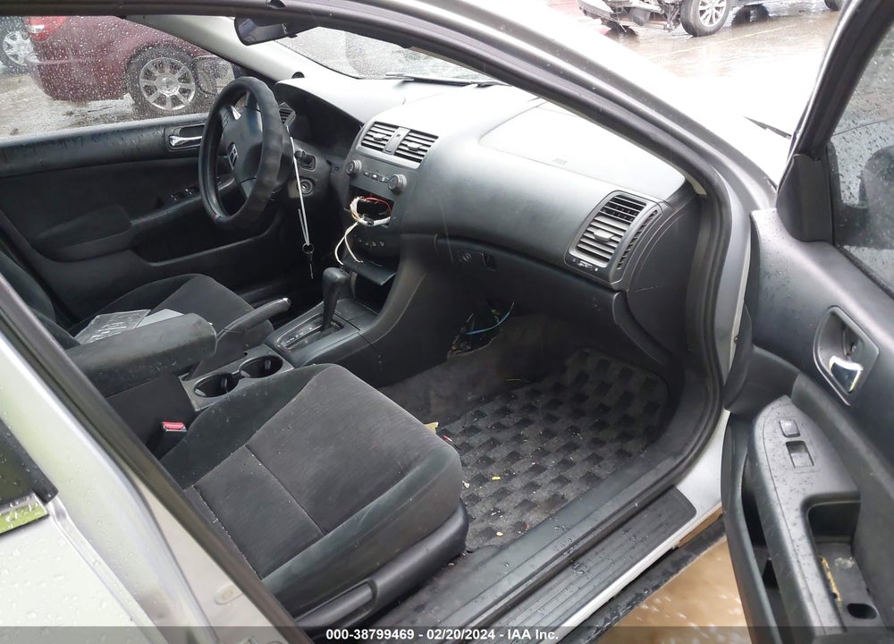 2005 HONDA ACCORD 2.4 LX VIN: 1HGCM56435A104512