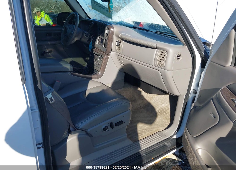 2005 GMC YUKON XL 1500 DENALI VIN: 1GKFK66U15J224515
