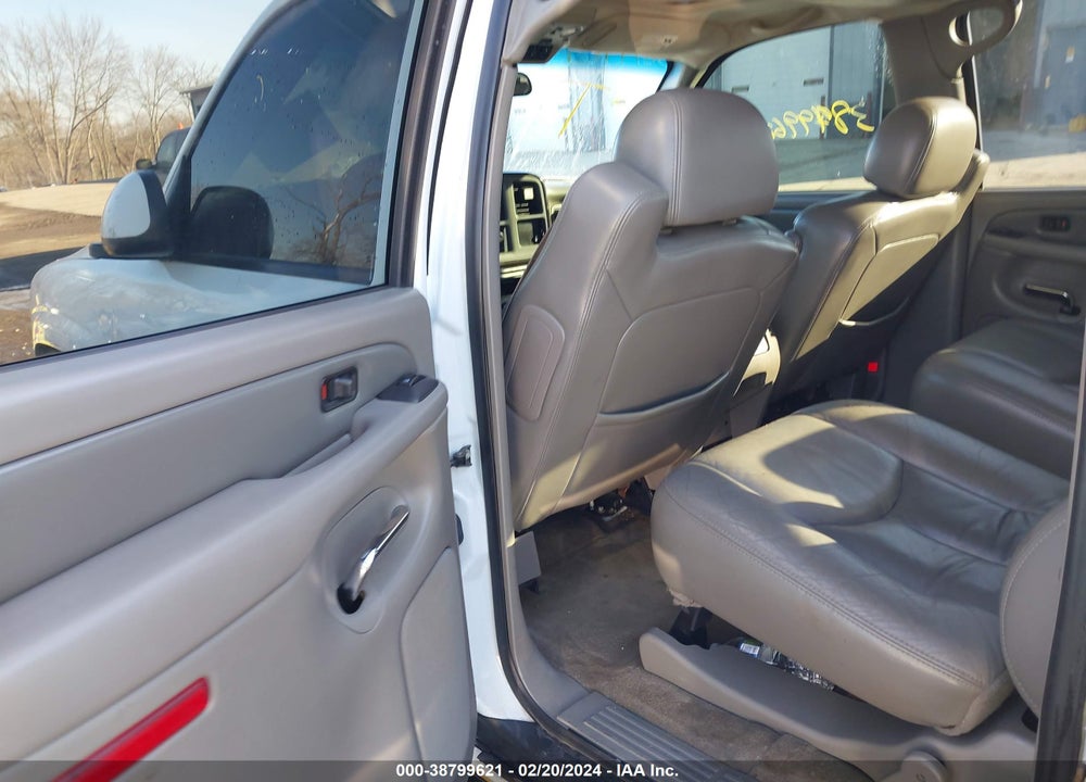 2005 GMC YUKON XL 1500 DENALI VIN: 1GKFK66U15J224515