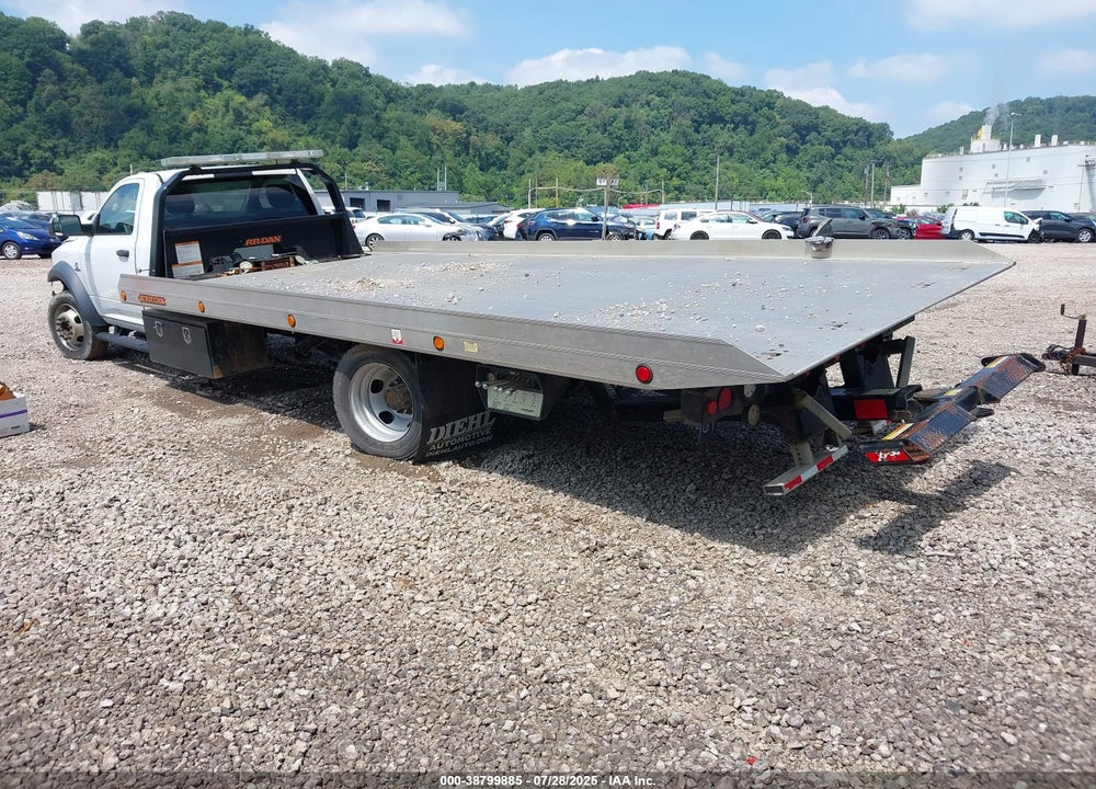 2018 RAM 5500 CHASSIS TRADESMAN/SLT VIN: 3C7WRNDL9JG317471