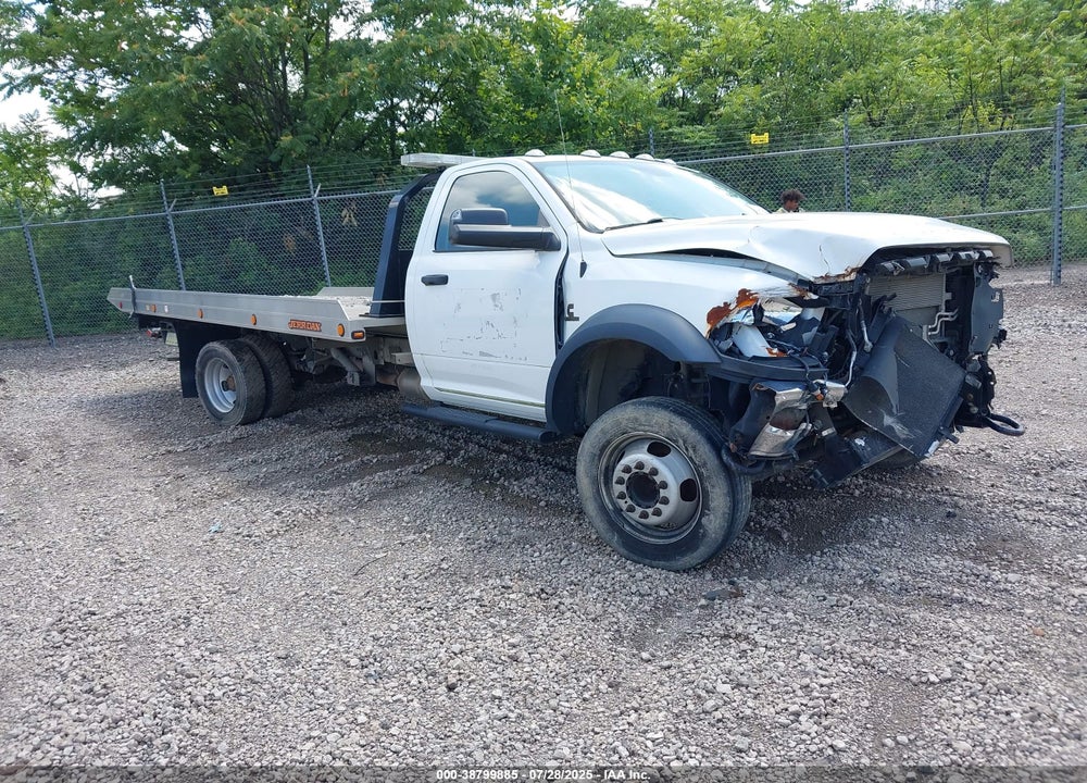 2018 RAM 5500 CHASSIS TRADESMAN/SLT VIN: 3C7WRNDL9JG317471