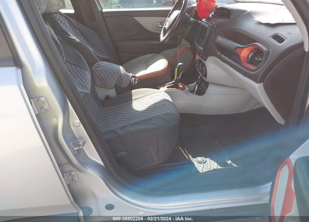 2015 JEEP RENEGADE LIMITED VIN: ZACCJBDT0FPB70311