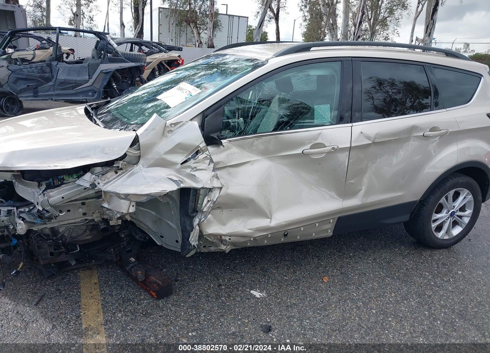 2018 FORD ESCAPE SE VIN: 1FMCU9GD0JUB66863