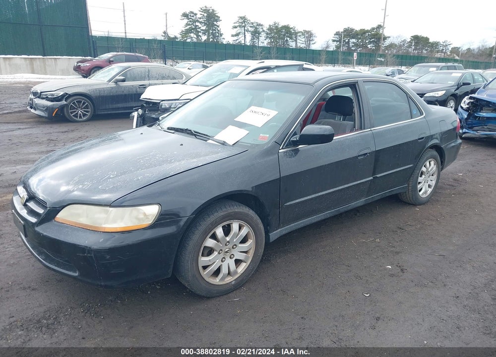 2000 HONDA ACCORD 3.0 LX VIN: 1HGCG1648YA061595