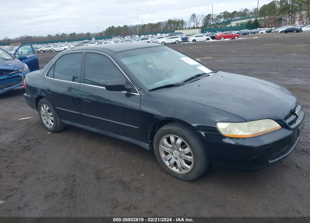 2000 HONDA ACCORD 3.0 LX VIN: 1HGCG1648YA061595