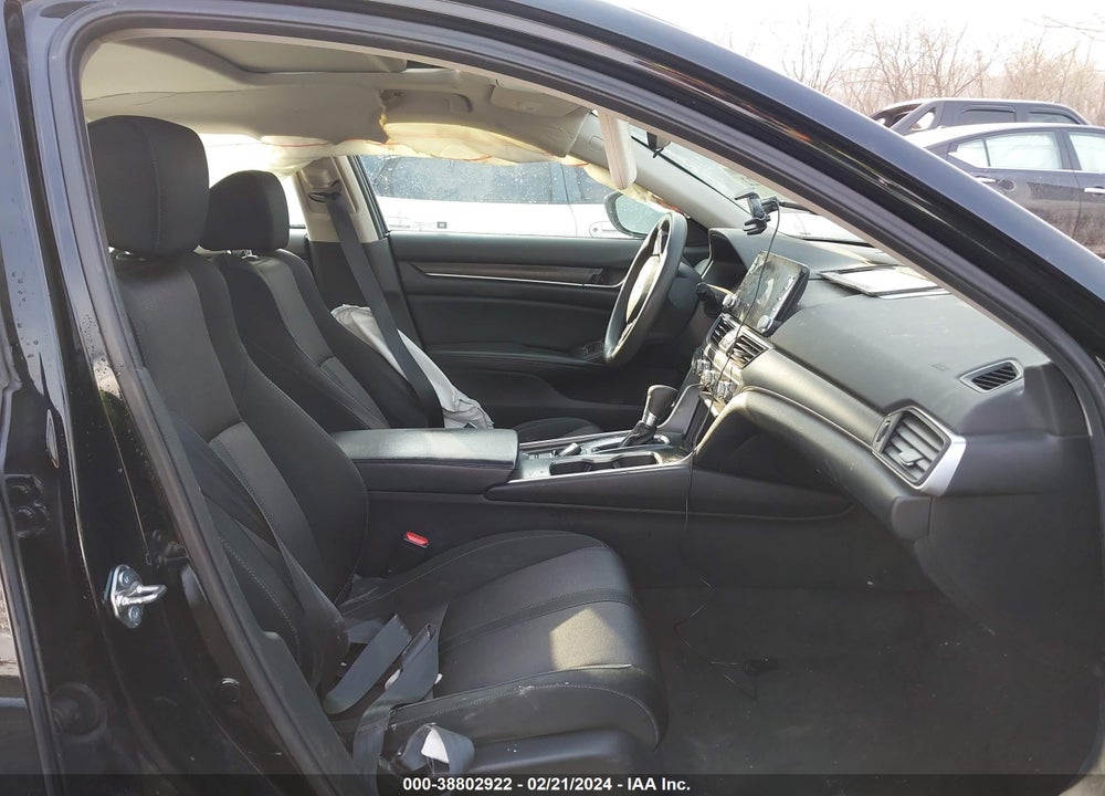 2018 HONDA ACCORD EX VIN: 1HGCV1F40JA037965