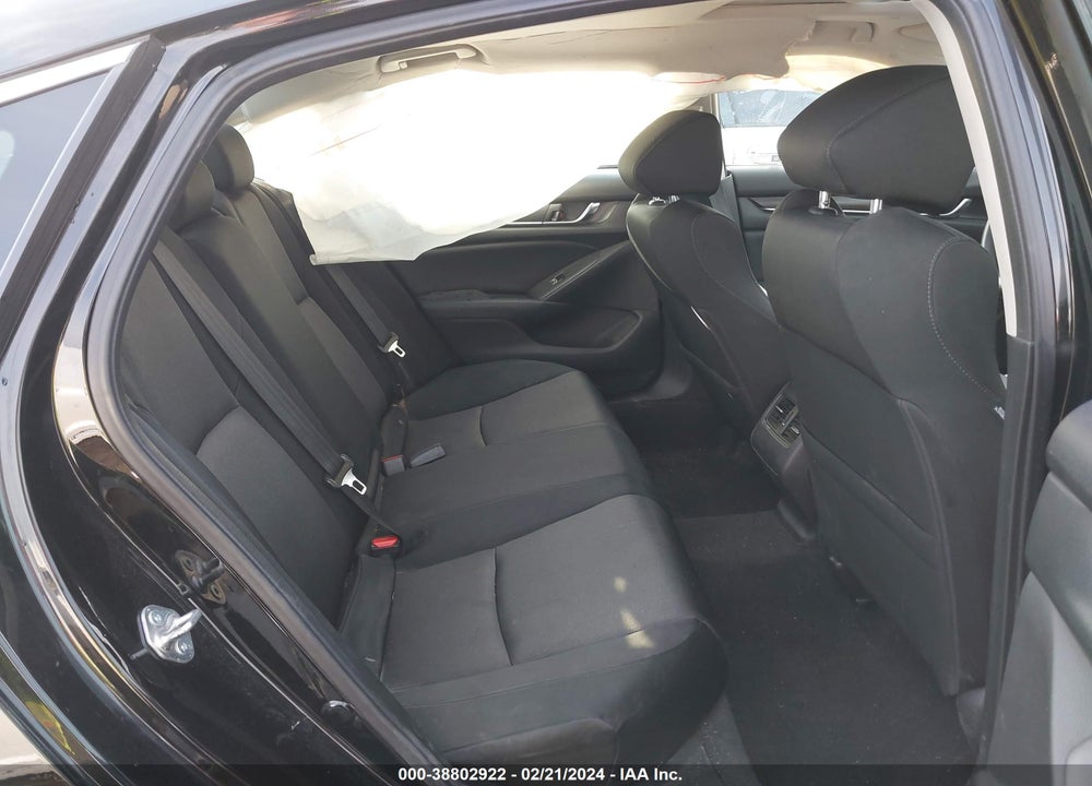 2018 HONDA ACCORD EX VIN: 1HGCV1F40JA037965