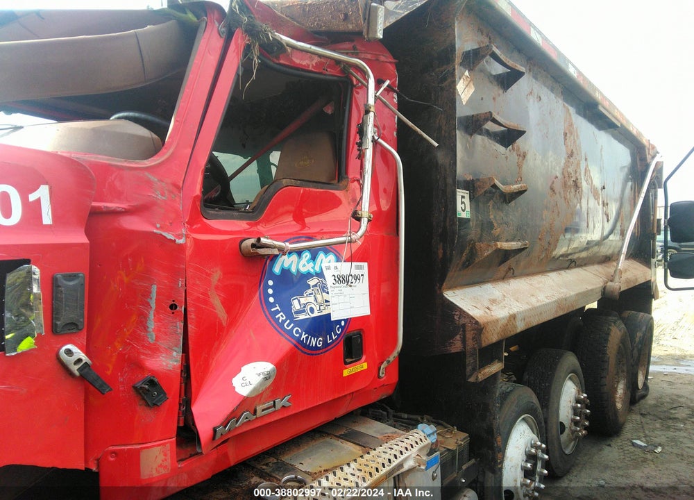 2016 MACK 700 GU700 VIN: 1M2AX07C4GM026194