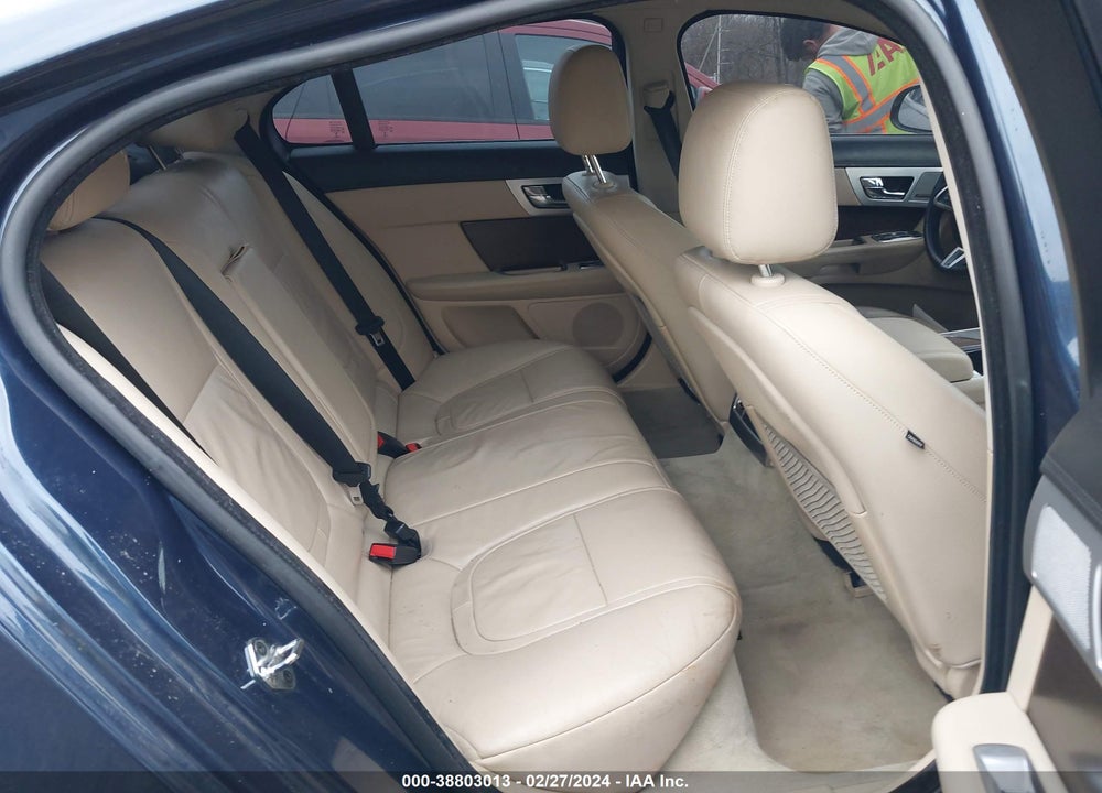 2013 JAGUAR XF I4 T VIN: SAJWA0ES5DPS63858