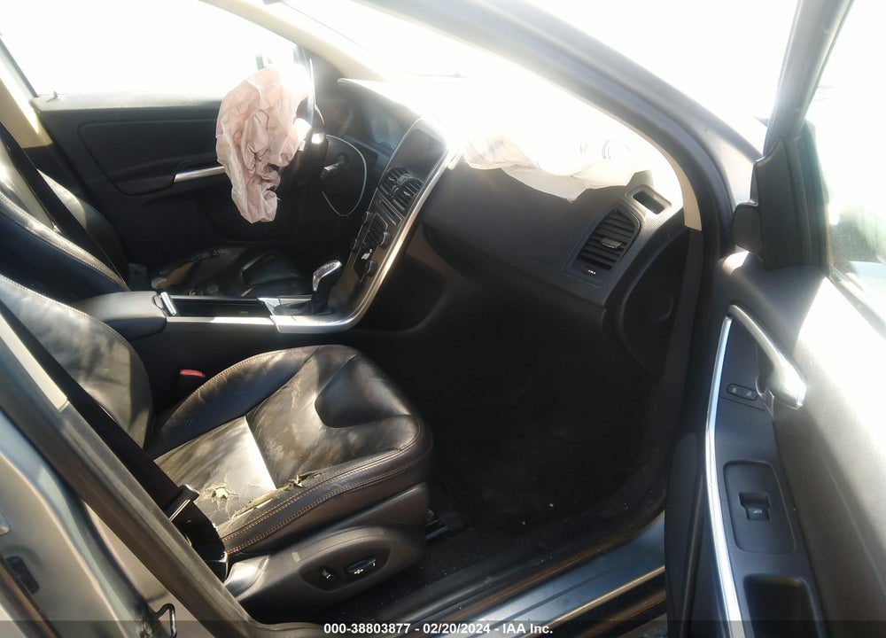 2013 VOLVO XC60 VIN: YV4902DZ9D2456887