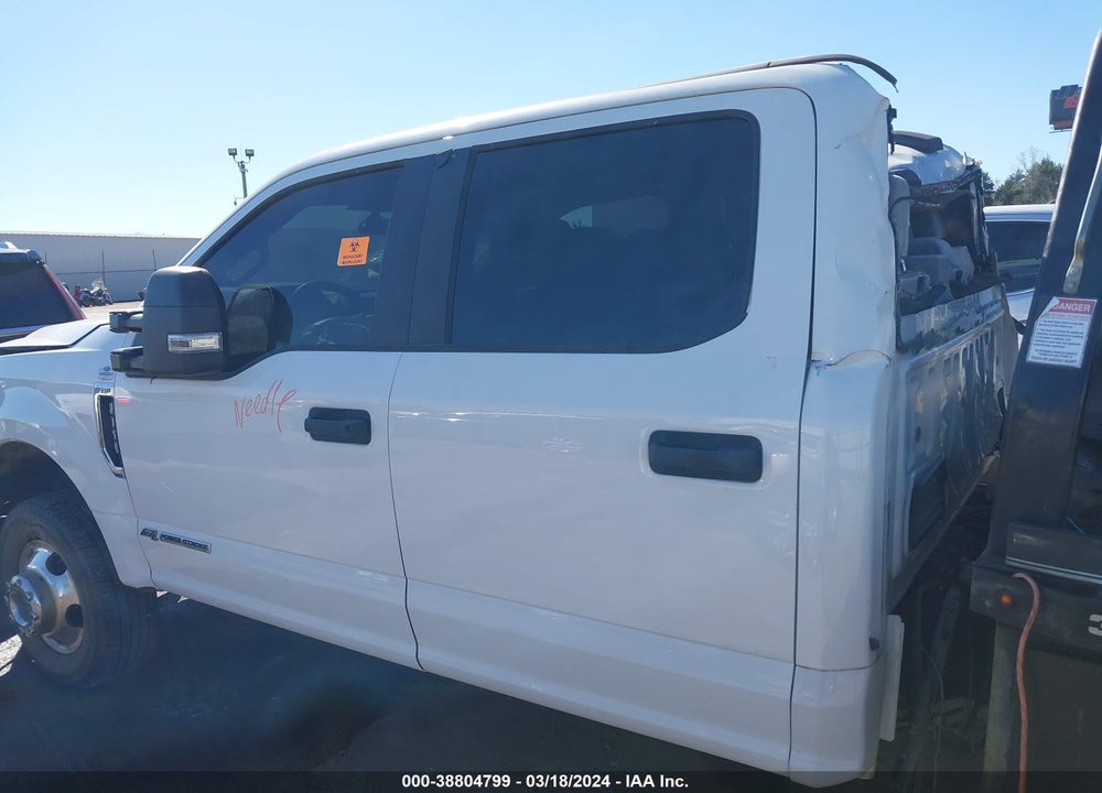 2022 FORD F-350 CHASSIS XL VIN: 1FD8W3HT8NEE18104