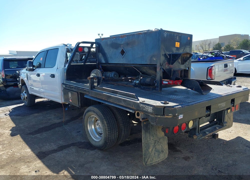 2022 FORD F-350 CHASSIS XL VIN: 1FD8W3HT8NEE18104