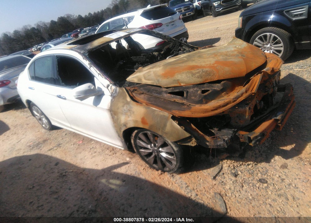2015 HONDA ACCORD EX-L V-6 VIN: 1HGCR3F80FA030704