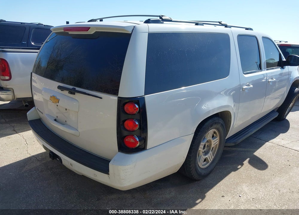 2014 CHEVROLET SUBURBAN 1500 LT VIN: 1GNSCJE04ER212957