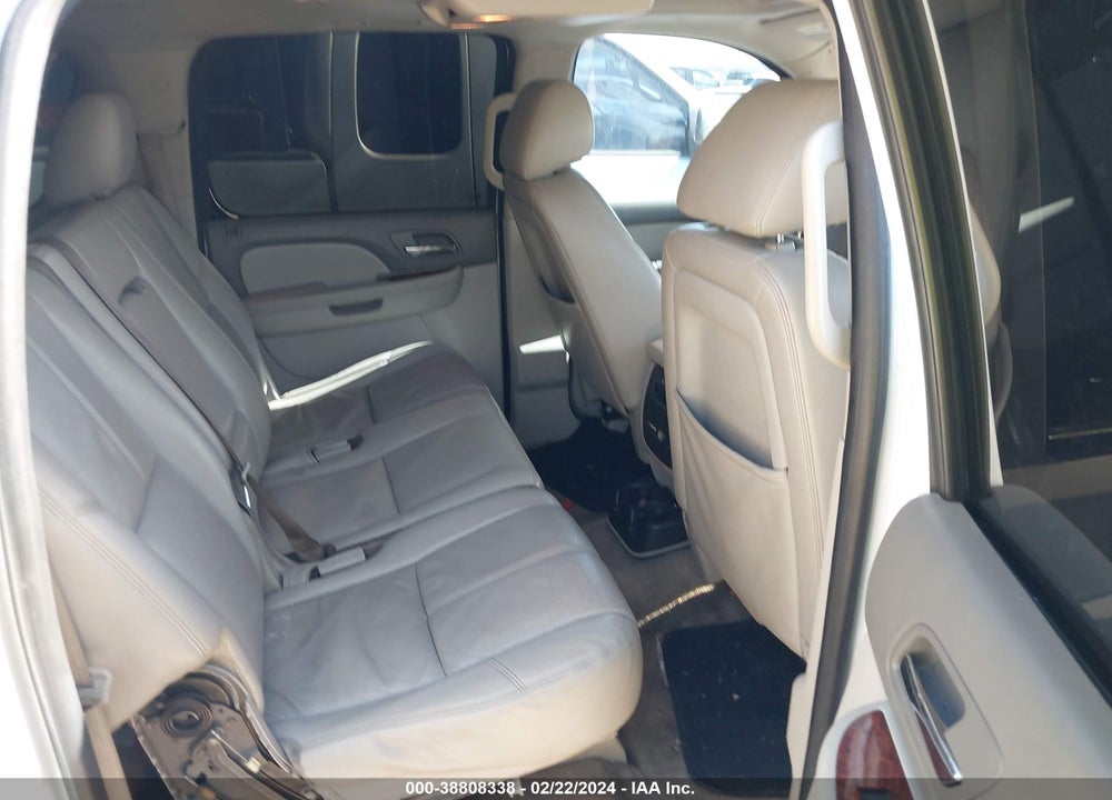 2014 CHEVROLET SUBURBAN 1500 LT VIN: 1GNSCJE04ER212957