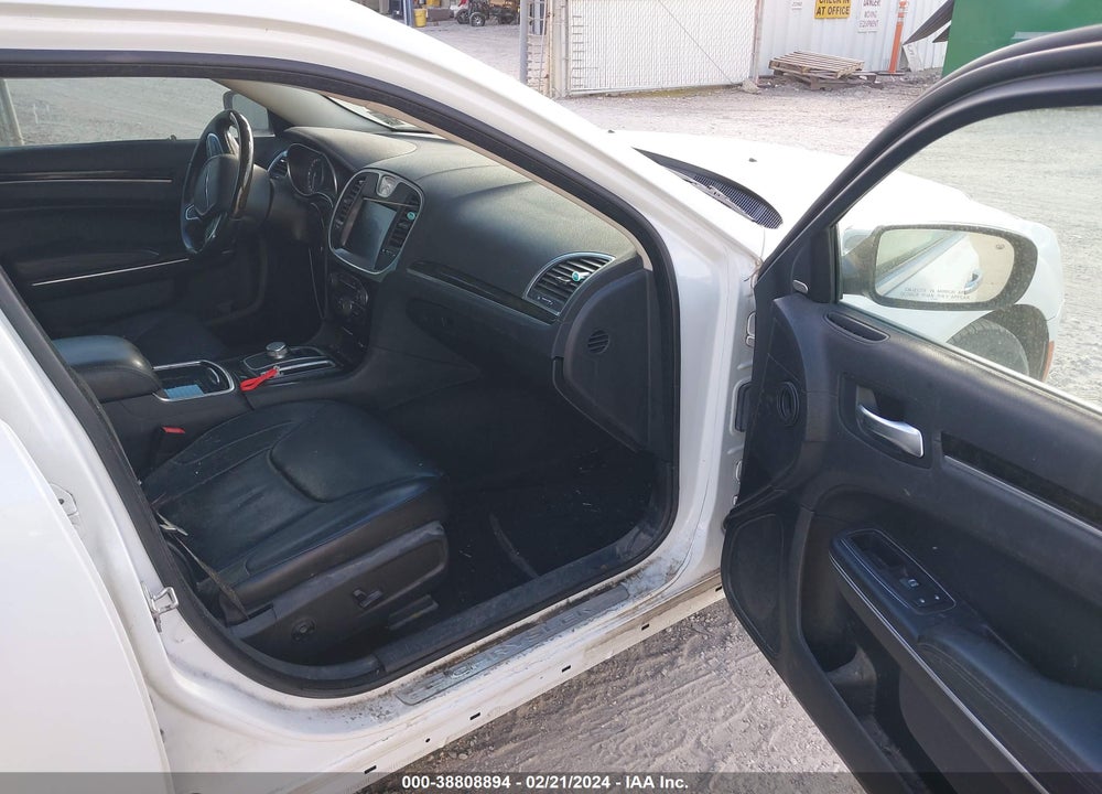 2016 CHRYSLER 300C VIN: 2C3CCAEG3GH181671
