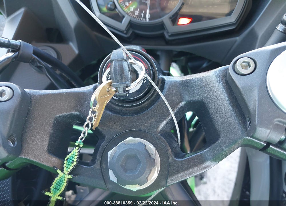 2023 KAWASAKI EX400 VIN: JKAEXKH13PDAN8632