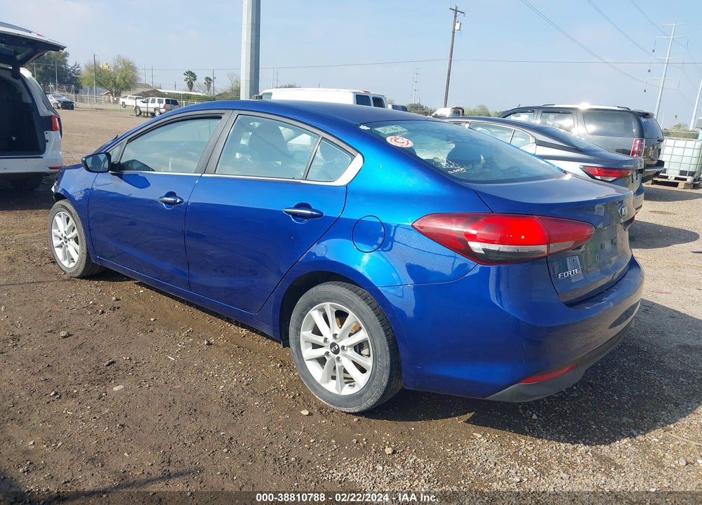 2018 KIA FORTE LX VIN: 3KPFK4A77JE238184