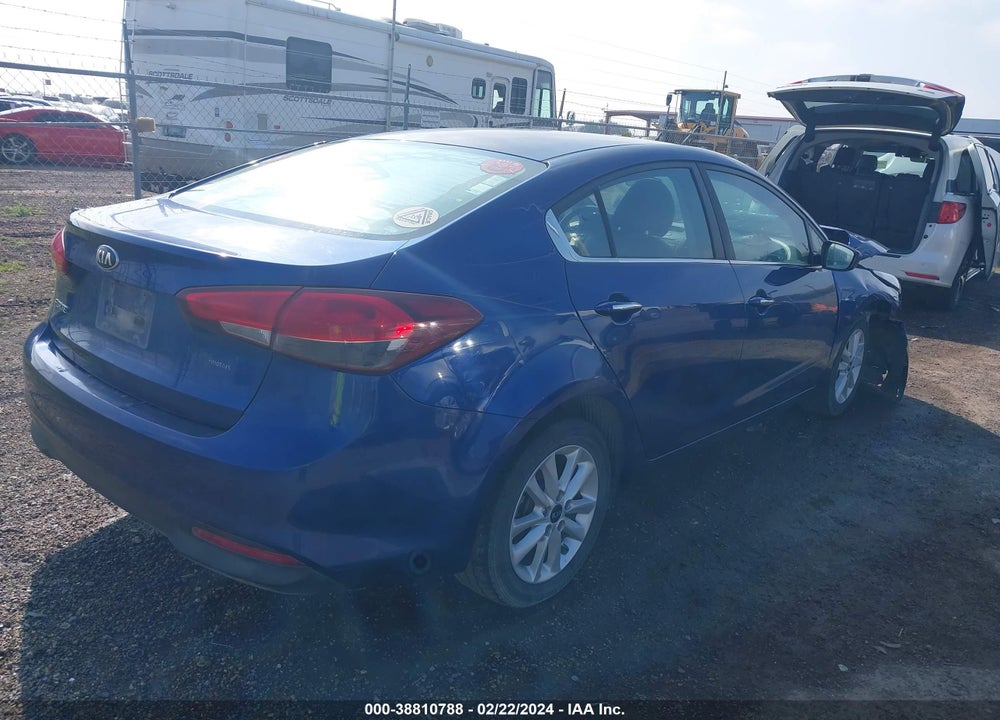 2018 KIA FORTE LX VIN: 3KPFK4A77JE238184