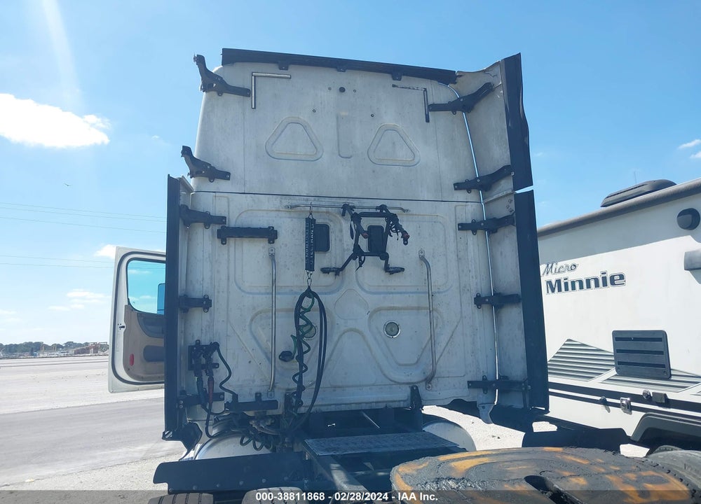 2014 FREIGHTLINER CASCADIA 125 VIN: 1FUJGLD51ELFH6863