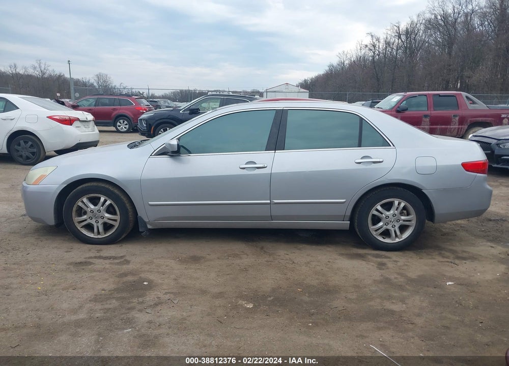 2005 HONDA ACCORD 2.4 EX VIN: 1HGCM56825A120381