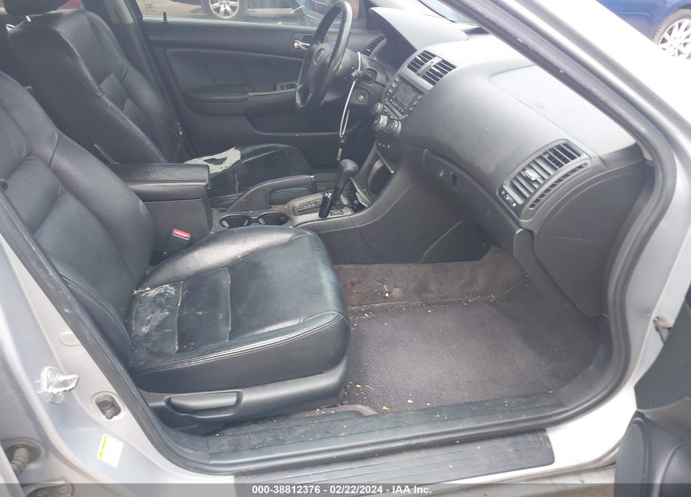 2005 HONDA ACCORD 2.4 EX VIN: 1HGCM56825A120381