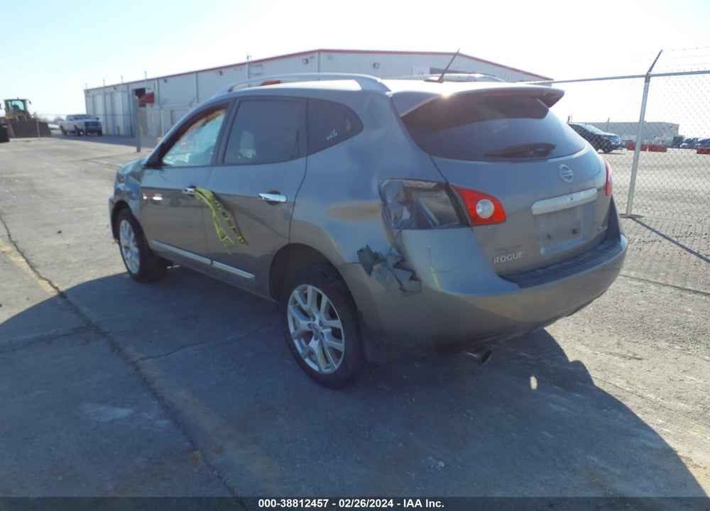 2013 NISSAN ROGUE SV W/SL PKG VIN: JN8AS5MV3DW622813