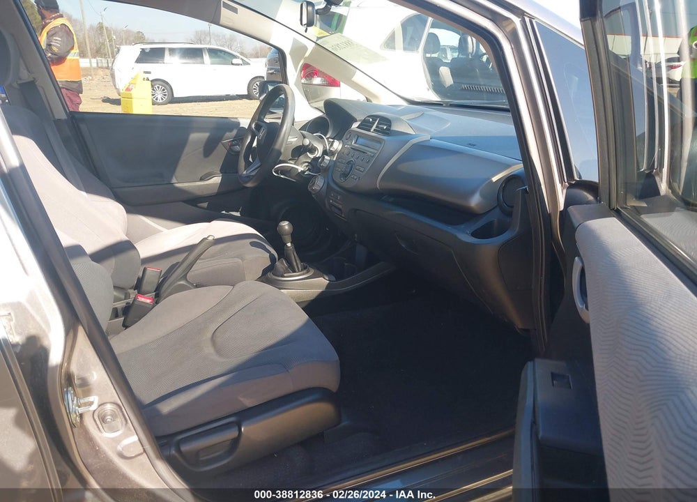 2012 HONDA FIT VIN: JHMGE8G34CC028531