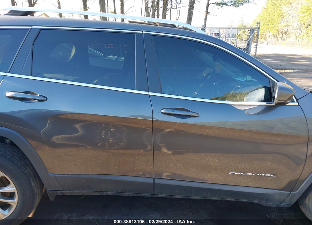 2019 JEEP CHEROKEE LATITUDE PLUS FWD VIN: 1C4PJLLB7KD485405